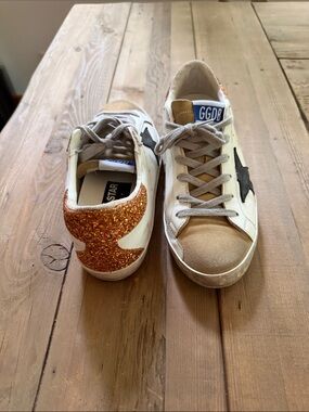 Golden Goose Super Star Tennis Shoes